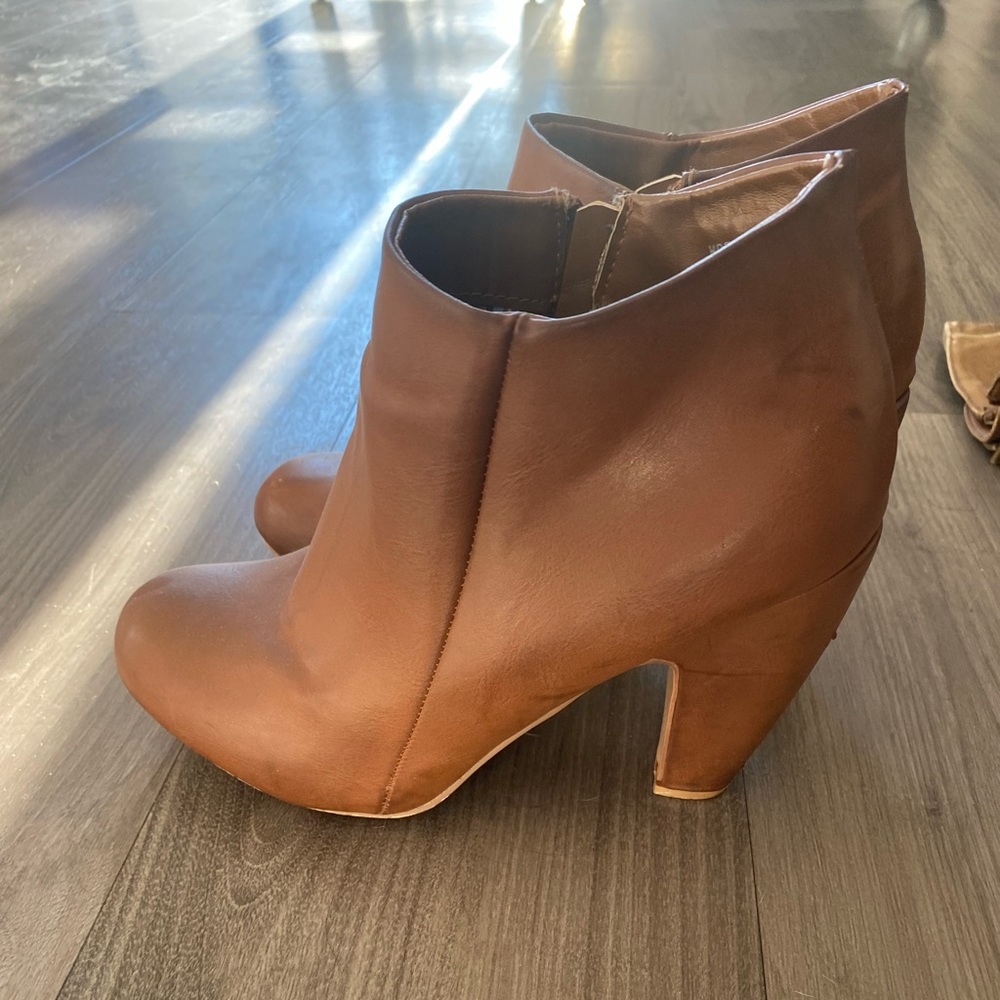 Brown/Tan Booties